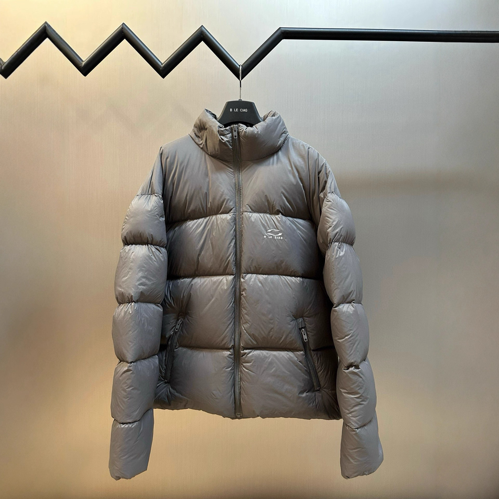 High-End Version of the New Winter Paris B Letter Logo Ski down Jacket High Collar Warm Jacket for Men and Women