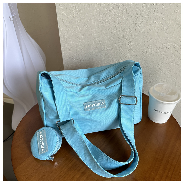 Damen Tasche  Neu Herbst Und Winter Trendy Koreanisch Stil Große Kapazität Cross Body Tasche Lässig All-Matching Mode Leichte Oxford Tasche display picture 1