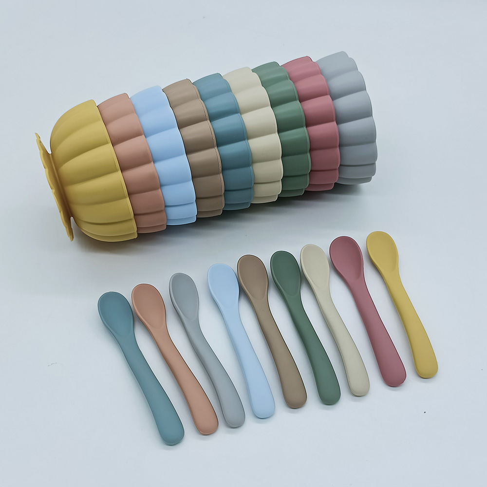 little curved silicone spoon小弯勺子