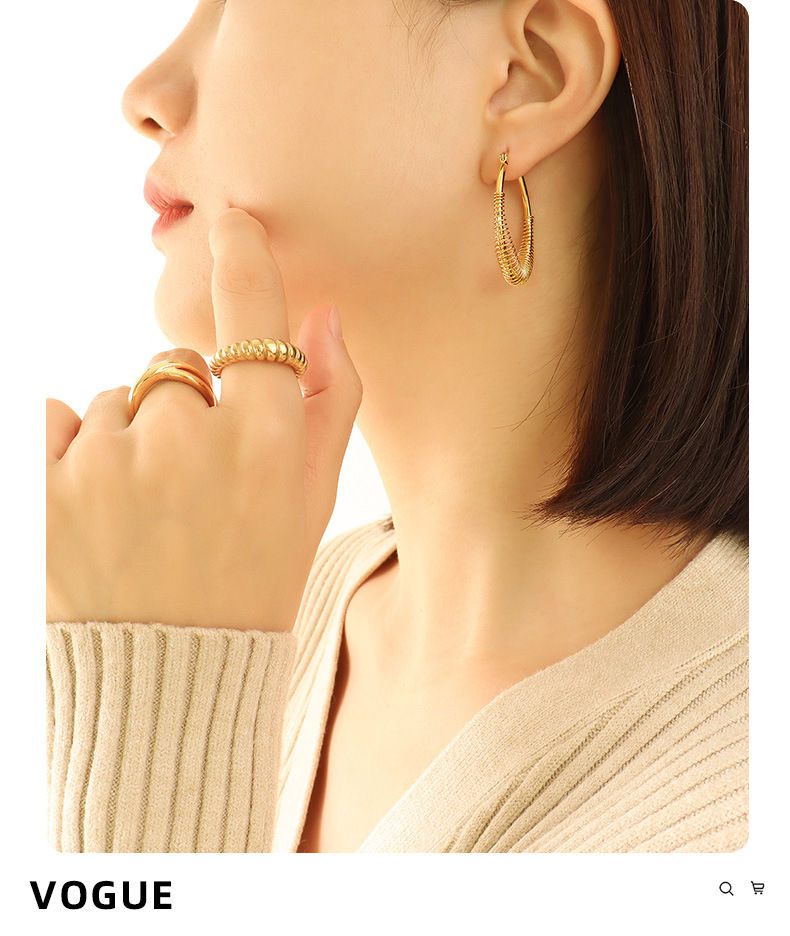 European And American Retro U-shaped Non-fading Titanium Steel Plated 18k Real Gold Earrings display picture 3