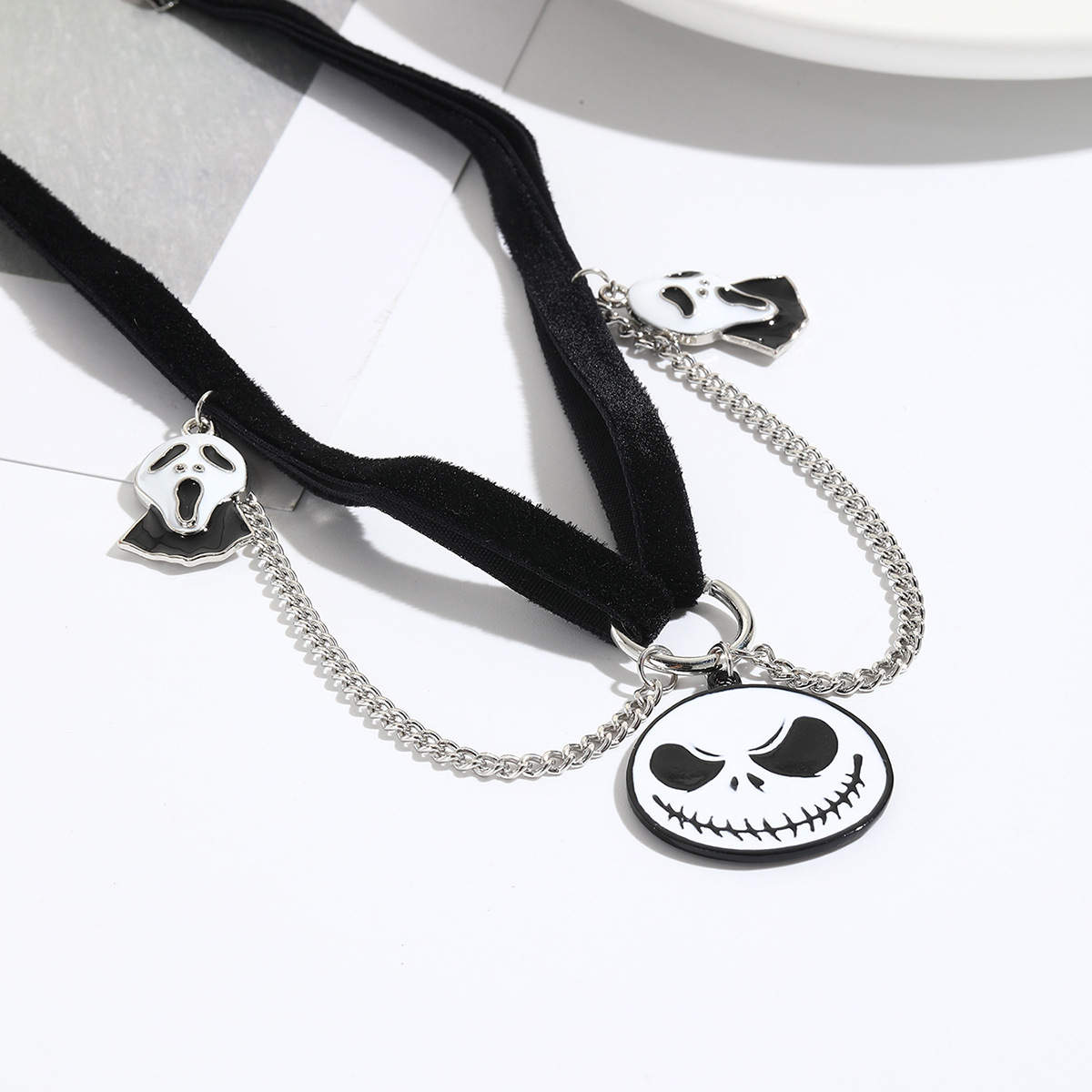 11g Weight Zinc Alloy Pendant Material Pendant Necklace Classification Seed Bead Chain Material 1 Piece Quantity Festival, Street Occasion Zinc alloy Material Halloween Festival Pumpkin, ghost, Skull Pattern Unisex Gender Hip-Hop, Streetwear Style Hip-Hop Streetwear Pumpkin Ghost Skull Zinc Alloy Beaded Necklaces Halloween Wholesale 19