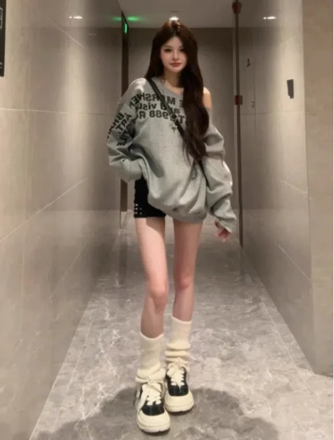 美式斜肩卫衣女款新露肩初秋穿搭早秋chic上衣2025新款秋季长袖薄|undefined