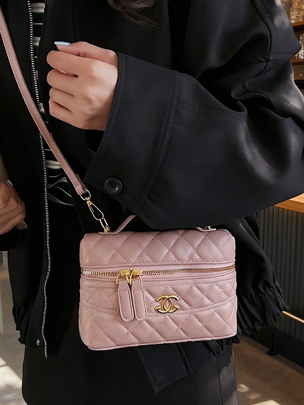 Una sensación de alto nivel, una pequeña cadena de viento de diamante, una pequeña bolsa de mano, una bolsa de caja compacta, una sensación de alto nivel, una bolsa de mochila universal.