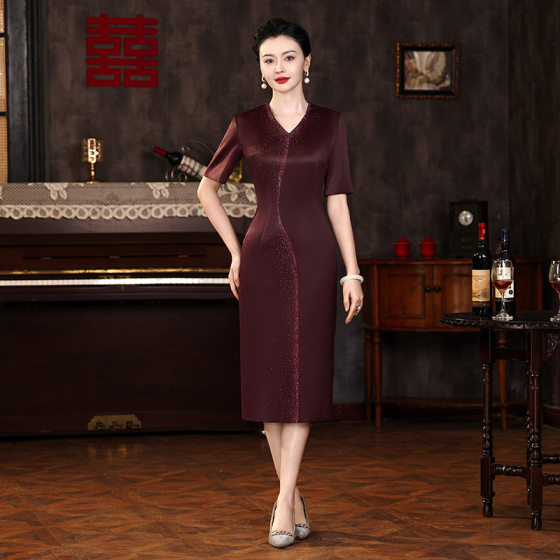 Mom's Wedding Acetic Gown 2025 Spring New Short-sleeved V-neck Festive Red Slimming Elegant Mom's Toast Dress