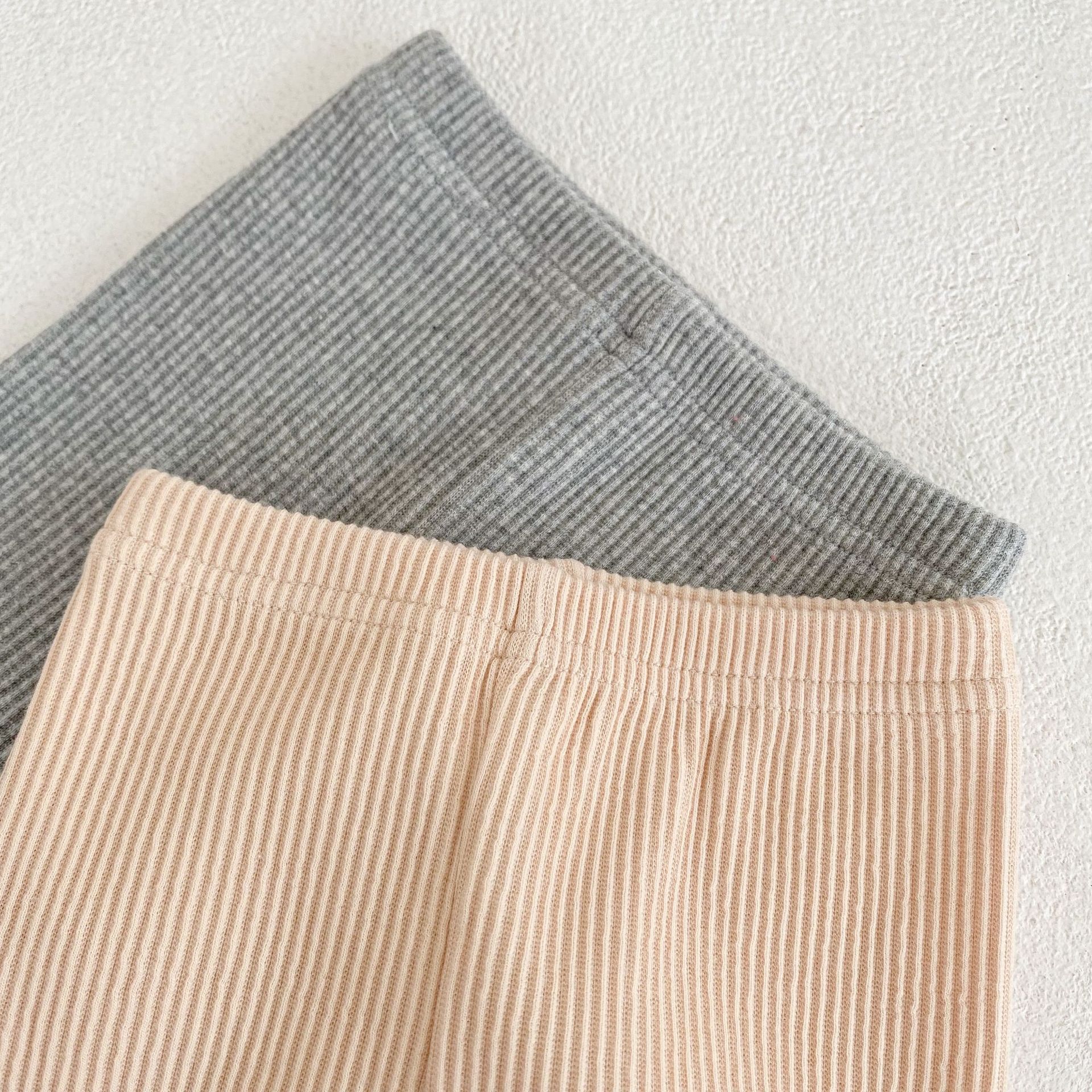 Collezione autunno 2024: maglietta a maniche lunghe con lettere stampate per neonati e bambini piccoli, pantaloni con toppa con faccina sorridente,_voghion.com