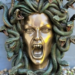 Large Medusa Wall Statue 大型美杜莎墙雕像神话怪物哥特式树脂