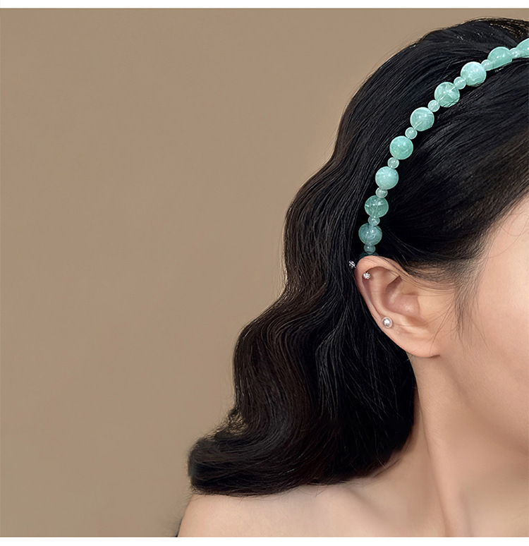 Women's Classical Solid Color Beaded Hair Band display picture 4