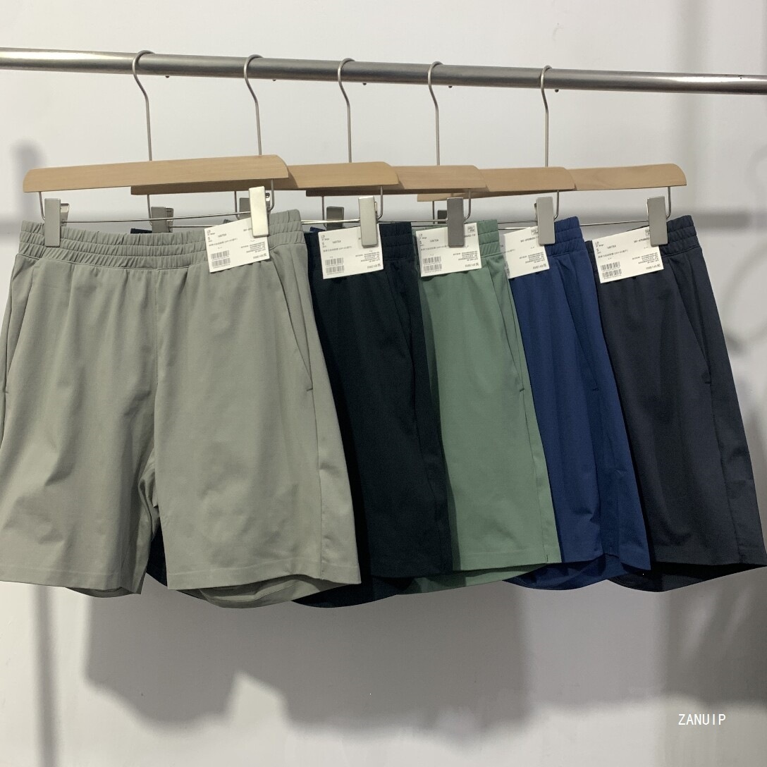 Elastic sports quick dry shorts