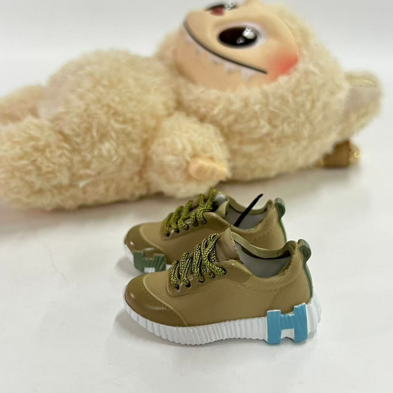 LABUBU Zapatos Rabu Ropa de bebé 17cm felpa vinilo bolso de muñeca colgante para zapatos desnudos caja ciega