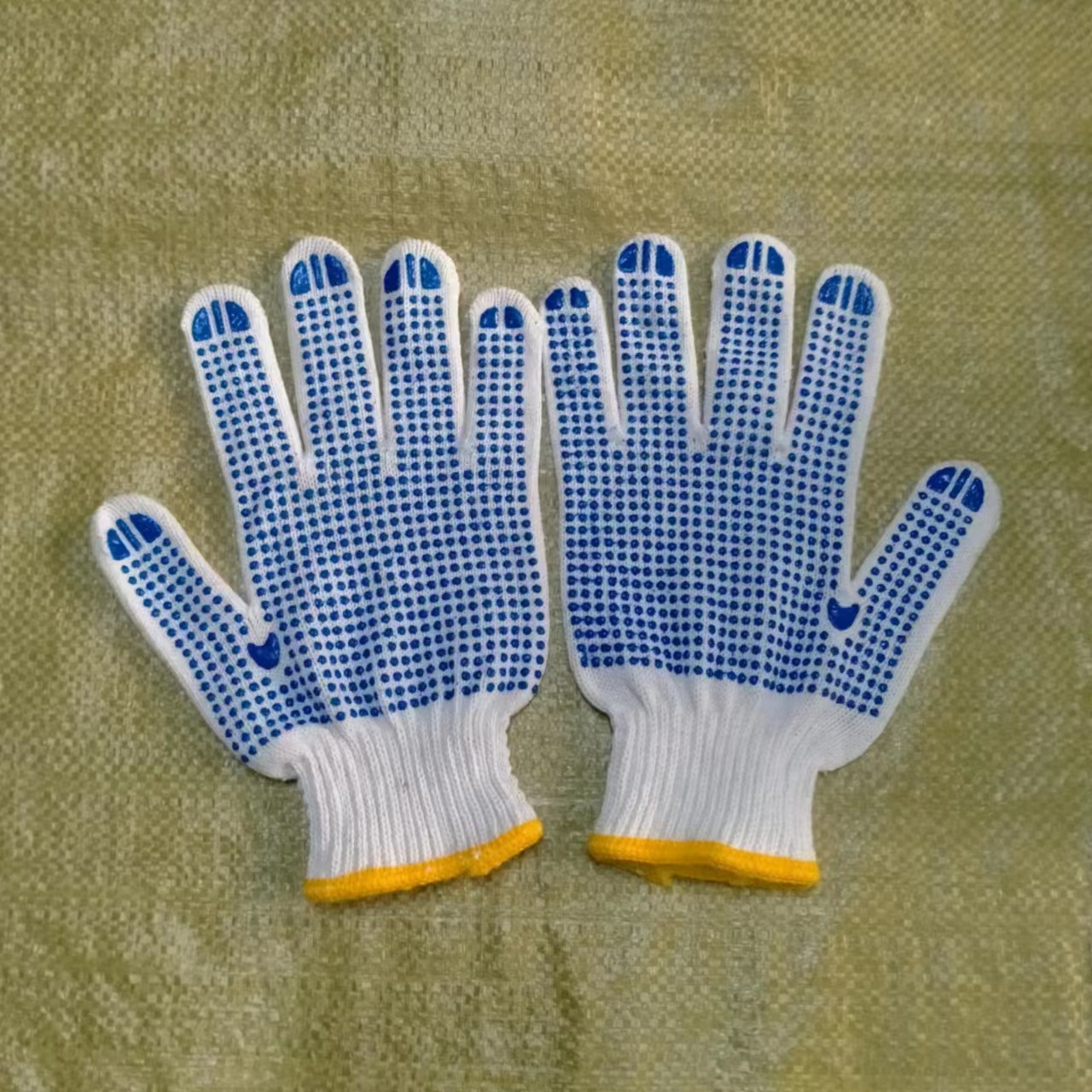 600克线点塑手套防滑棉线挂胶吸汗舒适贴手建筑工地耐磨点胶手套