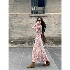 两件套法式玫瑰印花连衣裙女喇叭袖春秋季设计感收腰显瘦气质长裙