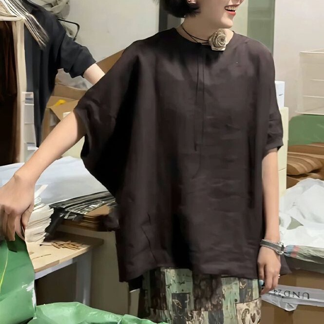 Fashionable Age-Reducing Solid Color Batwing Sleeve Design Shirt for Women, Summer Lightweight Plus-Size Women's Clothing, Slimming Round Neck Top