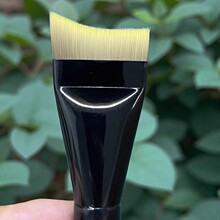 高端月牙粉底刷【韩国进口毛】面膜刷超薄不吃粉平头斜角月牙新手