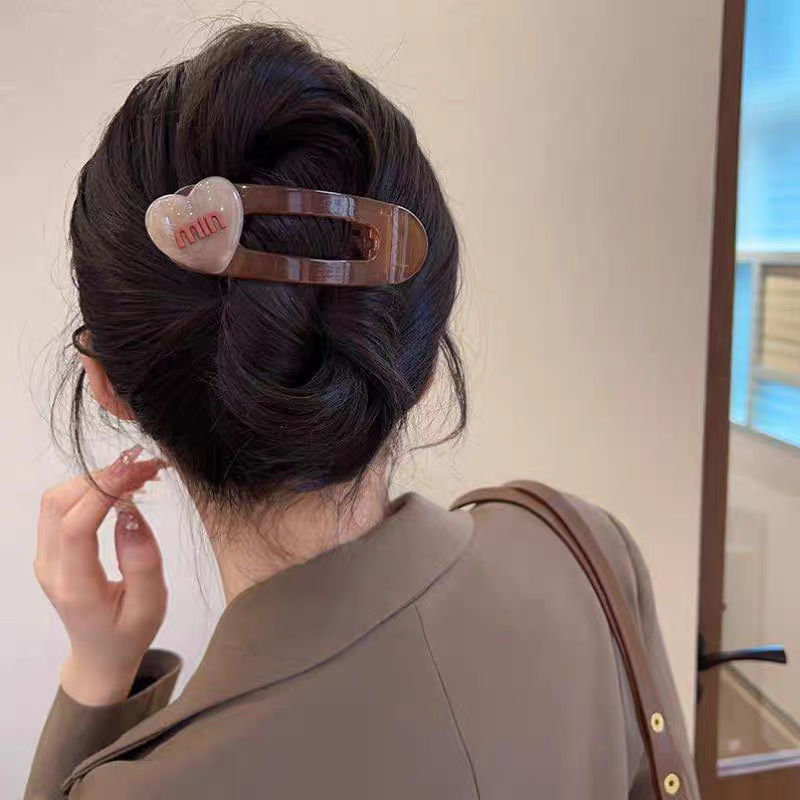 後頭部にツイストクリップが付いた新しいスタイルのワンラインヘアクリップ、軽い高級感と高級感のあるヘアクリップ、女性用のアヒルのくちばしクリップヘッドドレス|undefined
