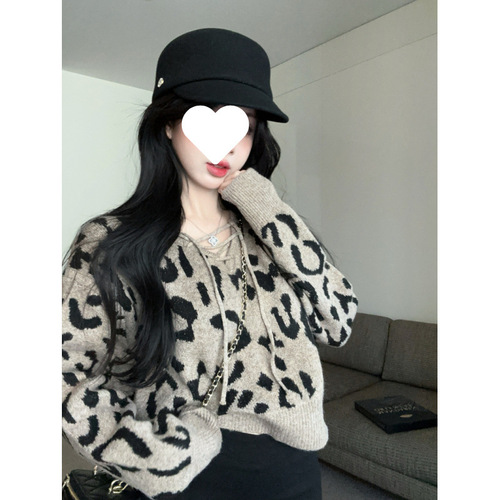 Soft and Charming Fall/Winter New Arrival Casual Versatile Cardigan in Monochrome Leopard Knit Shirt