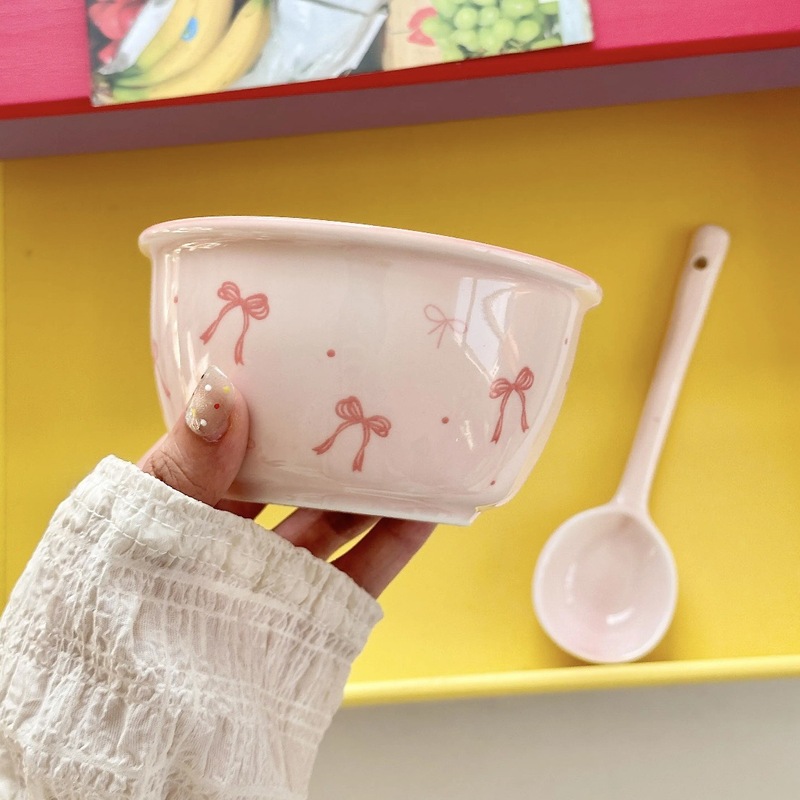 ピンクの蝶結びのご飯の碗の少女の心の陶磁器の高温の釉薬の下で色の家庭のデザートの碗はオーブンがマイクロ波ができます。|undefined