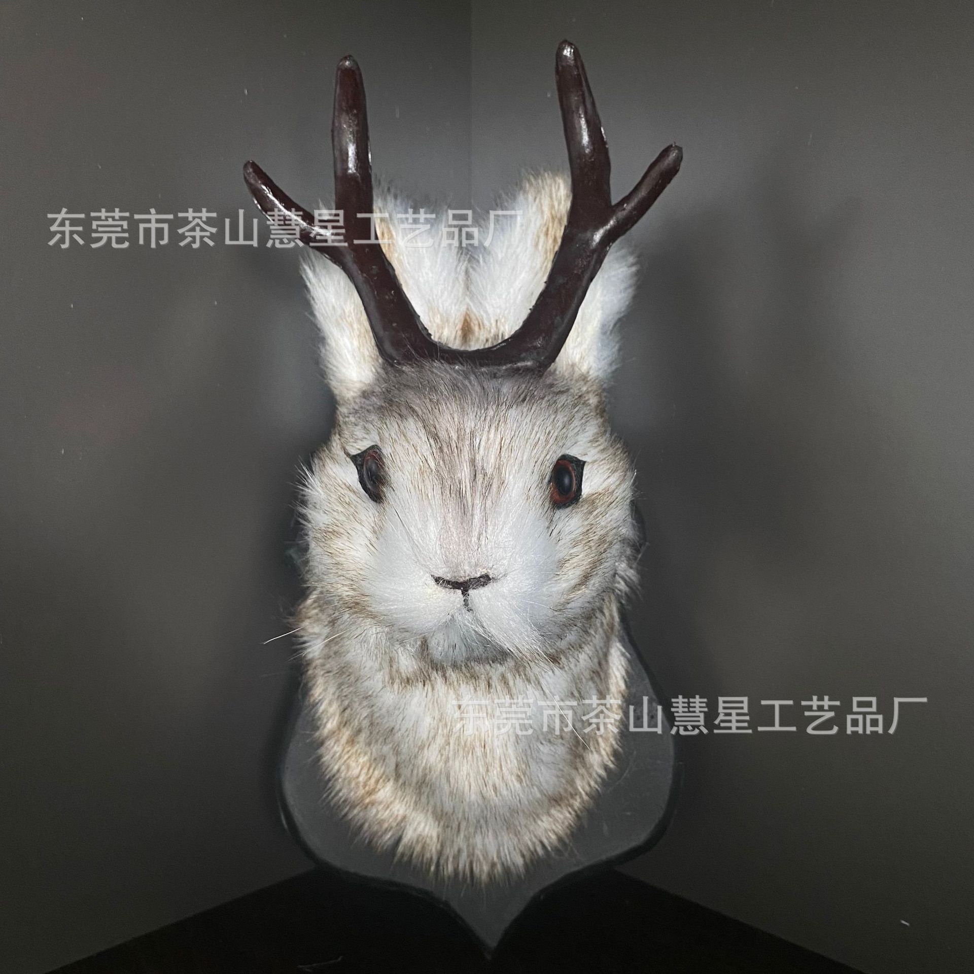 사슴뿔 토끼 장식 벽걸이