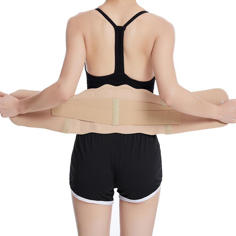 腹を収めてベルトを締めます。女性は体を作って痩せています。腹の神器を縛って腰をかばって腰を保護します。|undefined