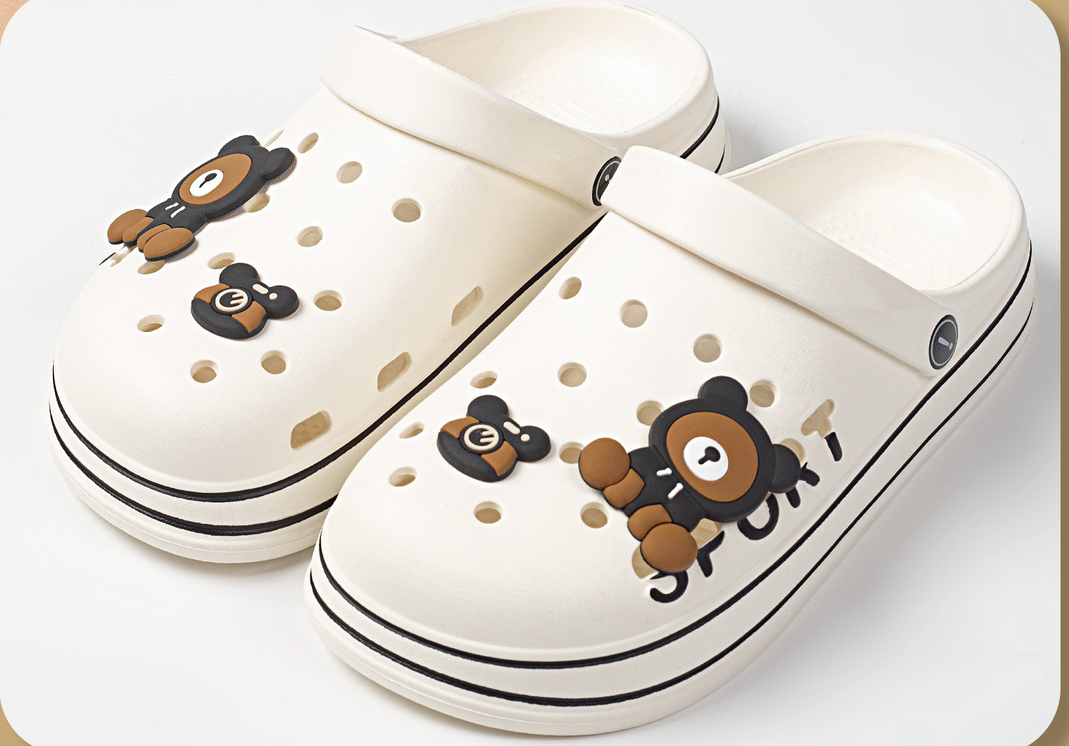 EVA lindos osos de dibujos animados zapatos de agujero cómodos para usar en interiores y exteriores para parejas zapatos de playa viajes deportivos fotos zapatillas frías
