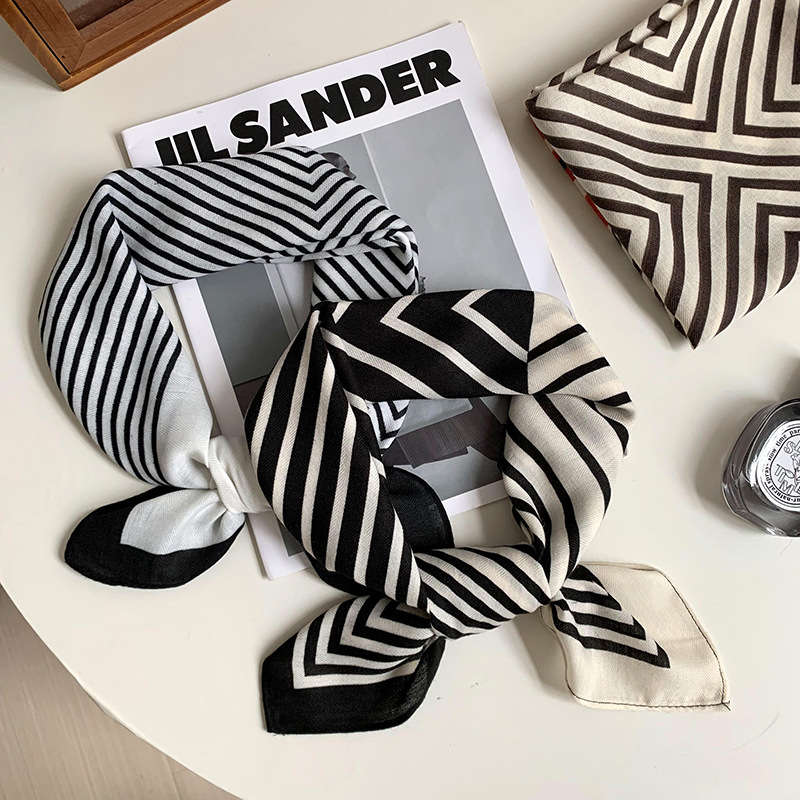Bufandas de seda cuadrada alta sensación 2025 nueva seda de moda temperamento bufandas de cuello bufandas de seda rayas bufandas al por mayor