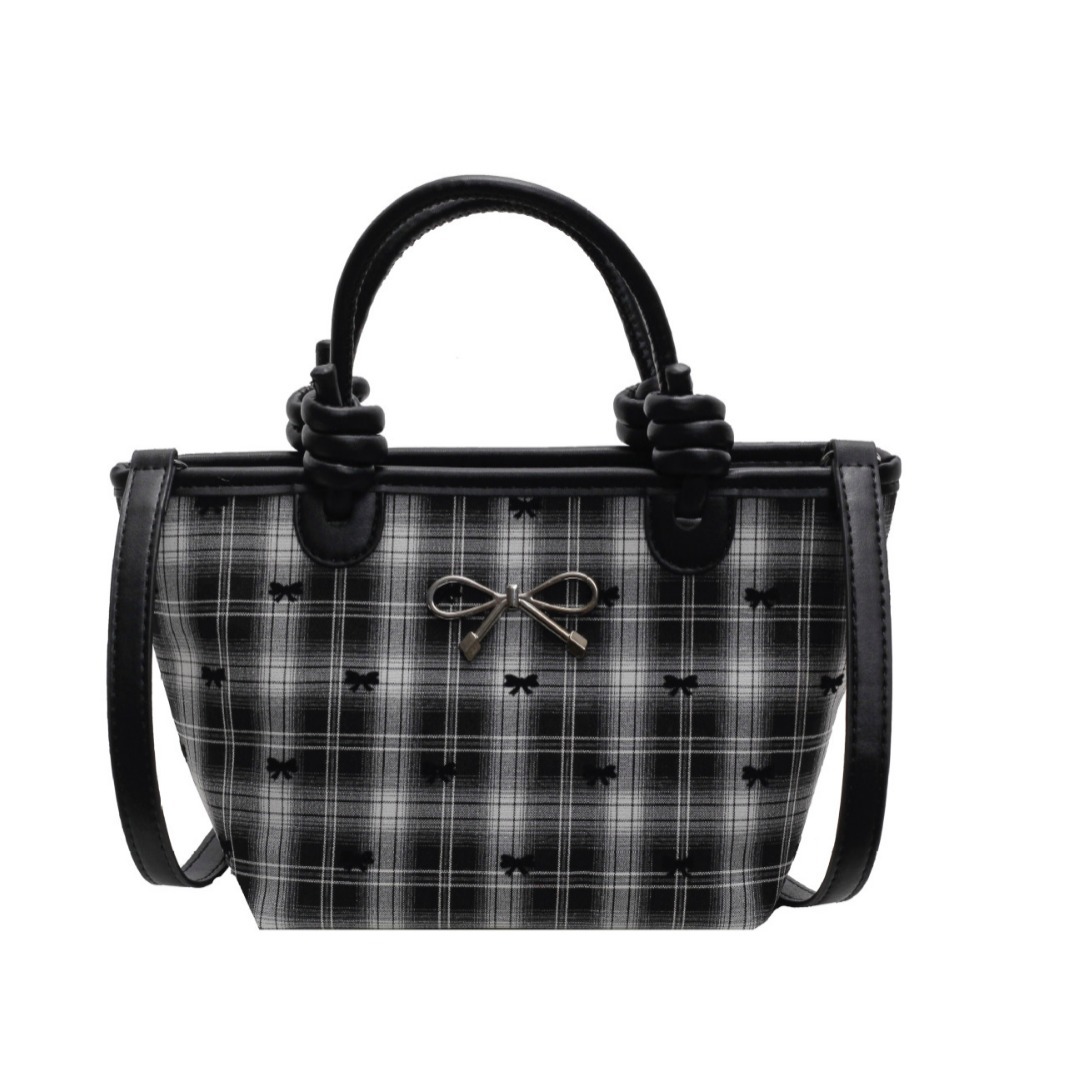 New crossbody 2024 new fashionable butterfly decoration handbag for going out to work trend single shoulder small square_voghion.com