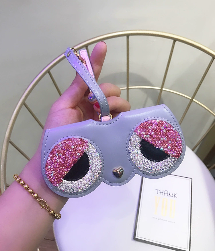 Cute brand glasses, handheld fashionable sunglasses solar-powered, protective case for men and women, bag decoration