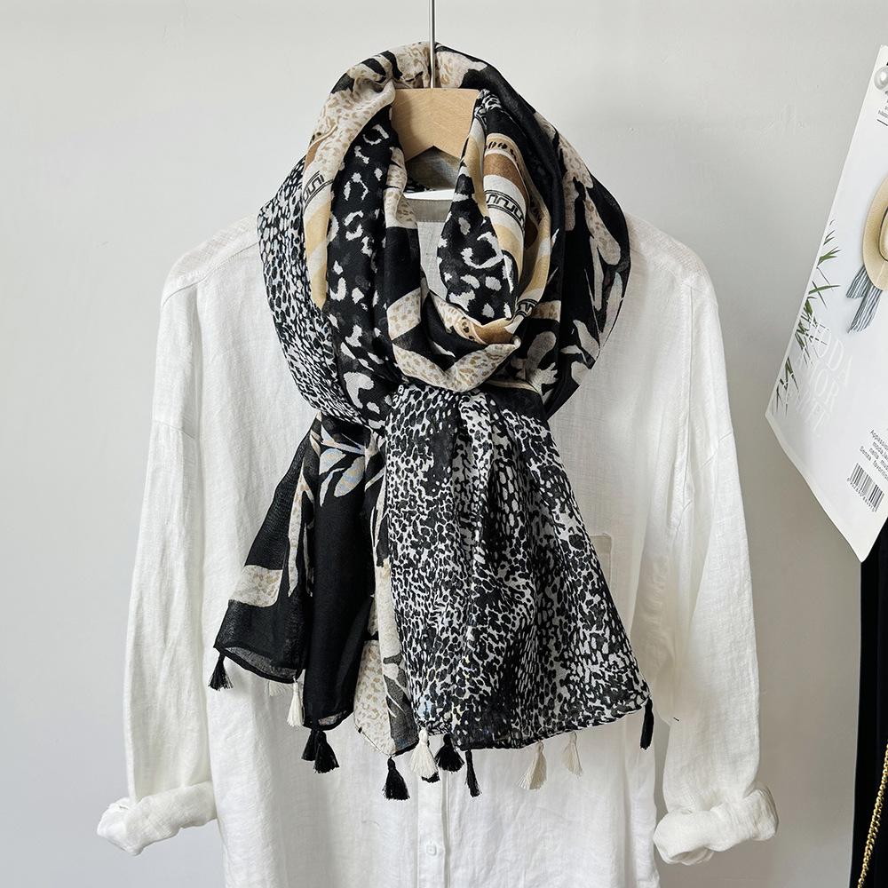 Classic golden light and thin scarf
