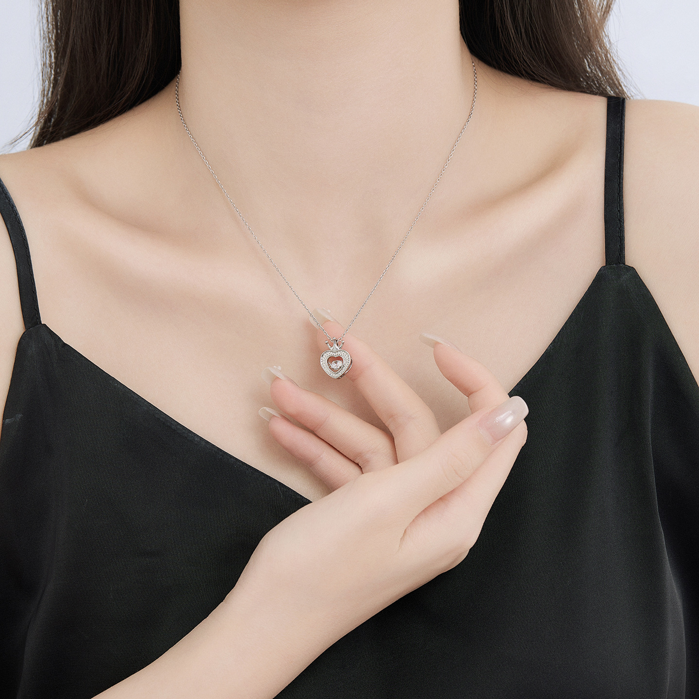 Xuping joyería coronas de amor ligero lujo nicho nuevo temperamento corazón pulsante cadena de clavícula al por mayor mujer