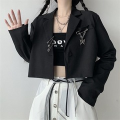 2025 春と秋の新しいストリートスタイル黒の小さなスーツジャケット女性のデザインニッチショートスーツトップ