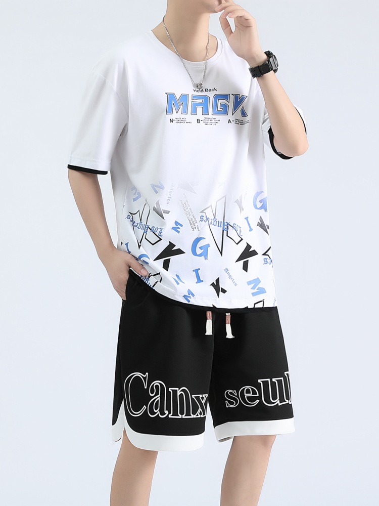 Una pieza de traje de camiseta de manga corta de algodón de verano, pantalones cortos de manga corta de tendencia juvenil para hombres, traje deportivo a juego