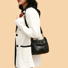 时尚手提包2025秋季新款法式欧美单肩包斜挎包洋气时尚水桶包女包