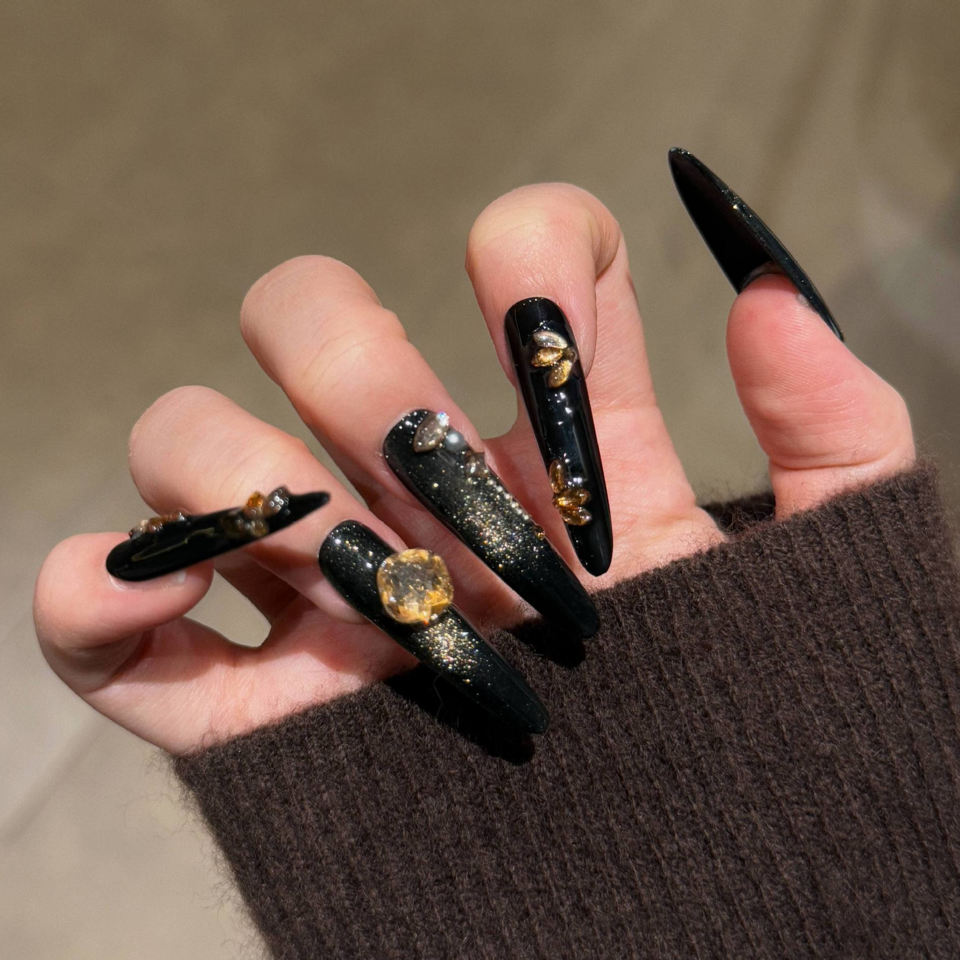 Ojos de gato negros para usar uñas hechas a mano parches de uñas para perros largos y delgados 4.0 parches de uñas falsas se pueden quitar