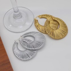 女性用のレトロな誇張された手作りイヤリング、ファッショナブルでハイエンドのイヤリング、ヨーロッパとアメリカのファッションクロスボーダー多用途イヤリング