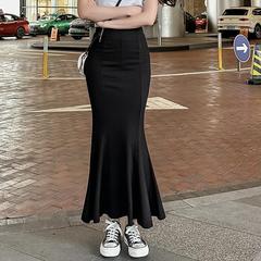 春と秋の女性用黒スカート、ハイウエストスカート、フィッシュテールスカート、レトロスタイルのロングスカート、ニッチなヒップカバースカート