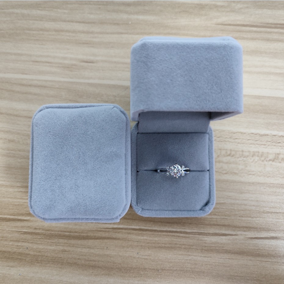 Mosonite synthétique américaine couleur D en forme de serpent avec des cœurs et huit flèches, diamant à haute teneur en carbone_voghion.com