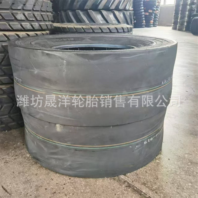 Smooth road roller tires 13 80-20, construction machinery rubber wheels 1100-20, available for export