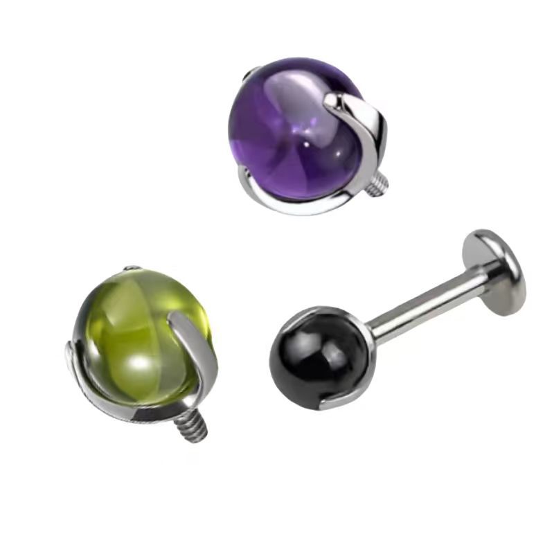 16G labret stud size and finish detail
