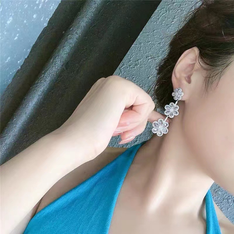 zircon Flower have more cash than can be accounted for Ear Studs Light extravagance senior Modification Face Ear hanging Light extravagance Europe and America temperament Earrings