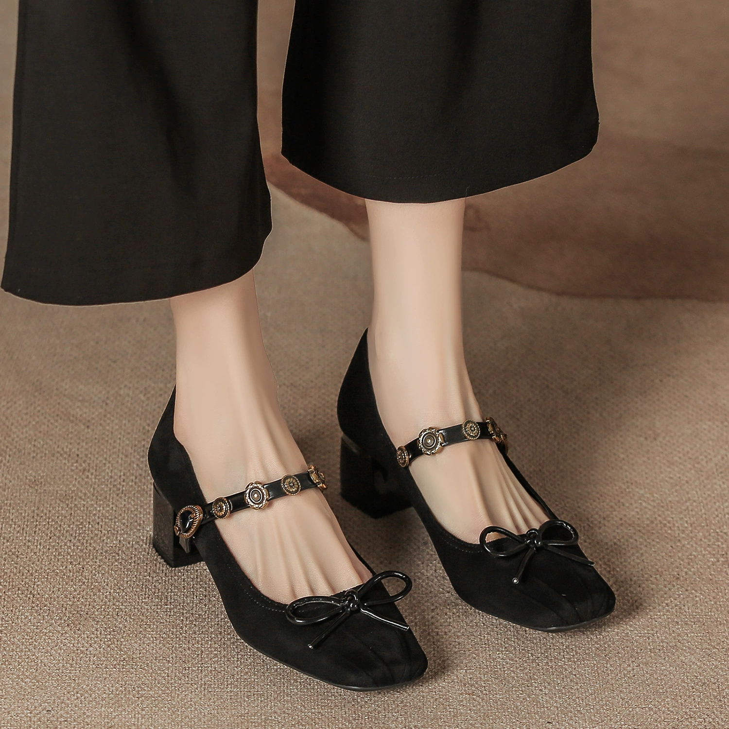 Новые элегантные женские туфли Мэри Джейн на массивном каблуке, черные, с бантом, из замши, универсальные, с неглубоким вырезом.