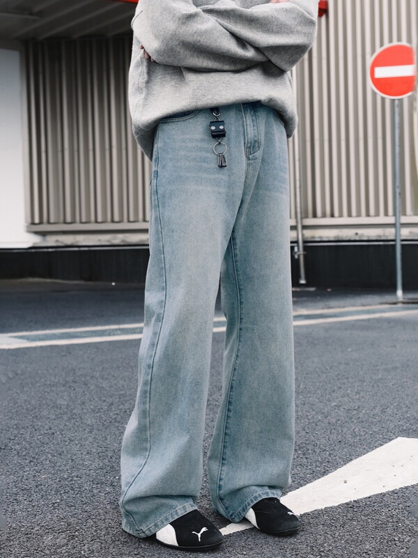 秋の新しいレトロなルーズパンツハイストリートファッションブランドフレアパンツ男性用のダメージ加工ウォッシュアメリカンブーツカットジーンズ|undefined