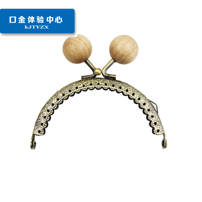 Una sola oreja 8.5CM semicircular encaje en relieve de madera oro 20mm perlas de caramelo japonés 4 cabezas de caramelo opcionales