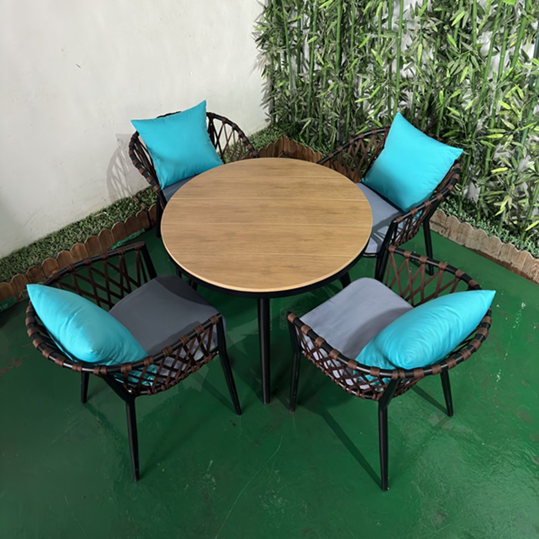 Mesas y sillas de patio al aire libre, mesas grandes, balcones, campamentos de ocio, mesas y sillas de madera de plástico de madera anticorrosiva, mesas exteriores de café y té con leche