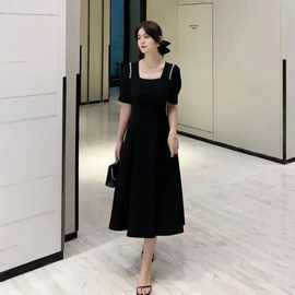 黑色连衣裙女夏季2022年新款流行修身显瘦遮肚子大码赫本风小黑裙
