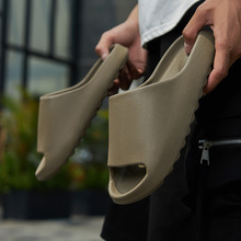 ������Ҭ����Ьyeezy�⴩���������Ů�����ļ���ʺ��һ����Ь
