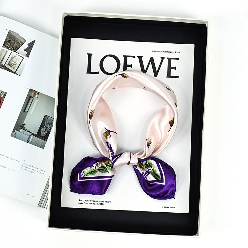 Alta sensación de primavera impresa pañuelo 50 color cuello de cor corta pañuelo cuadrado de color flor francesa retró pañuelo de seda damas