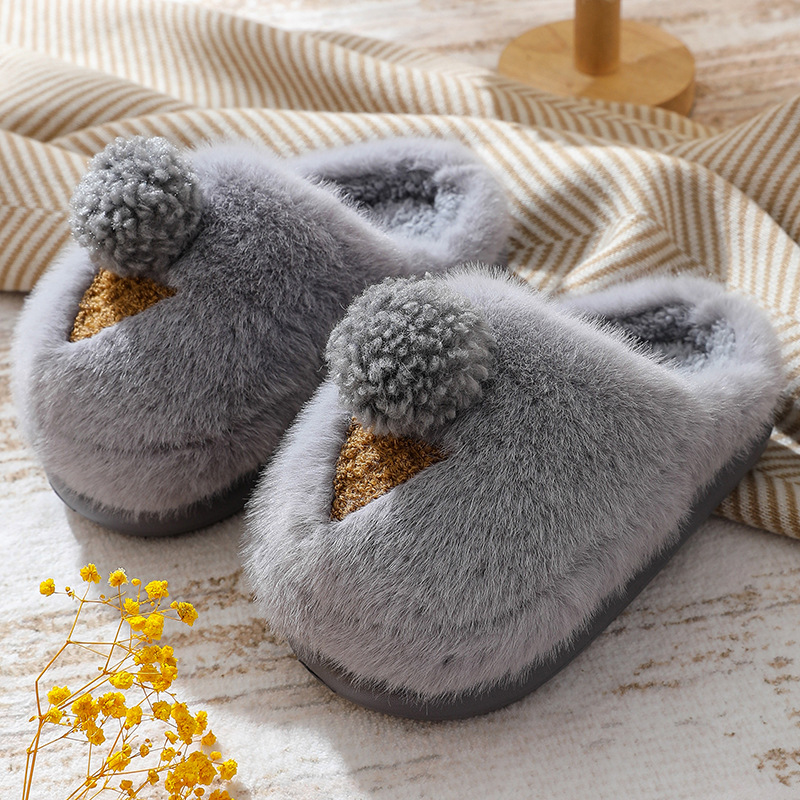 Nuevas zapatillas de invierno de algodón con dibujos animados para mujer, zapatos peludos de interior de suela gruesa para uso doméstico, zapatos cálidos de algodón medio antideslizantes para uso exte
