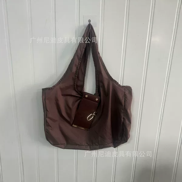 2025 new nylon tote bag, large capacity shoulder bag with key storage, simple and versatile for commuting and shopping