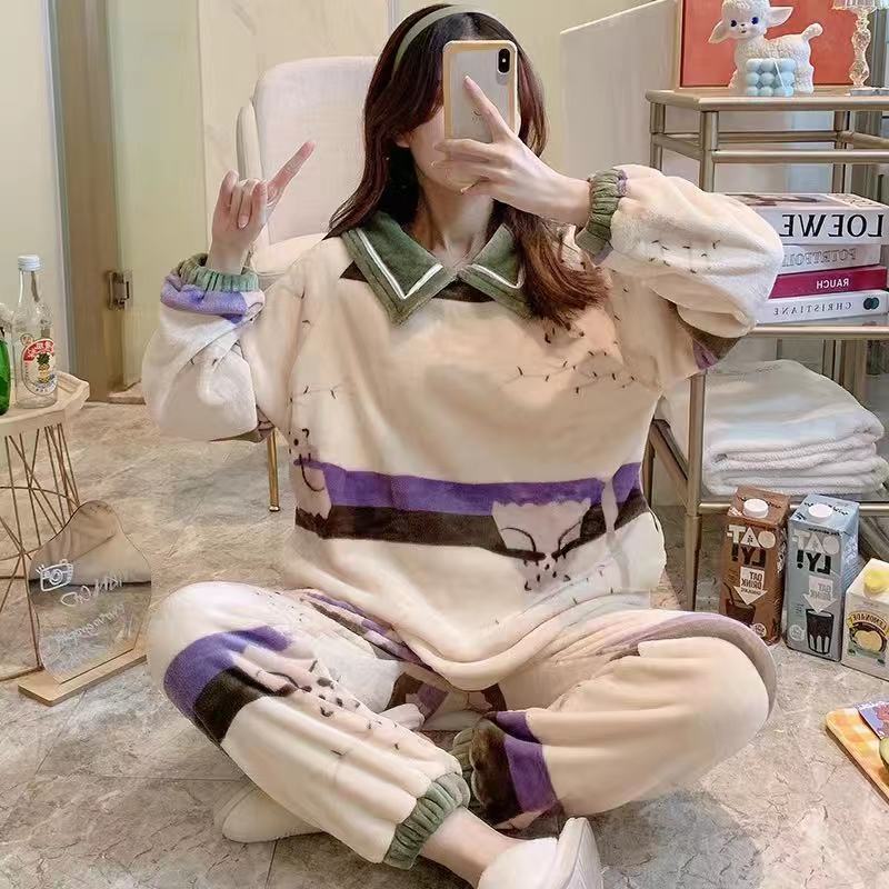 V-넥 가로 줄무늬 곰 벨벳
