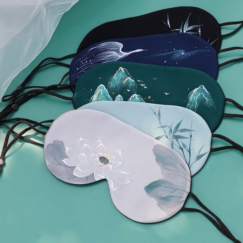 Double-sided silk eye mask, soft and lightweight, designed to relieve eye strain and fatigue, with a classic style suitable for both men and women, and 100% mulberry silk