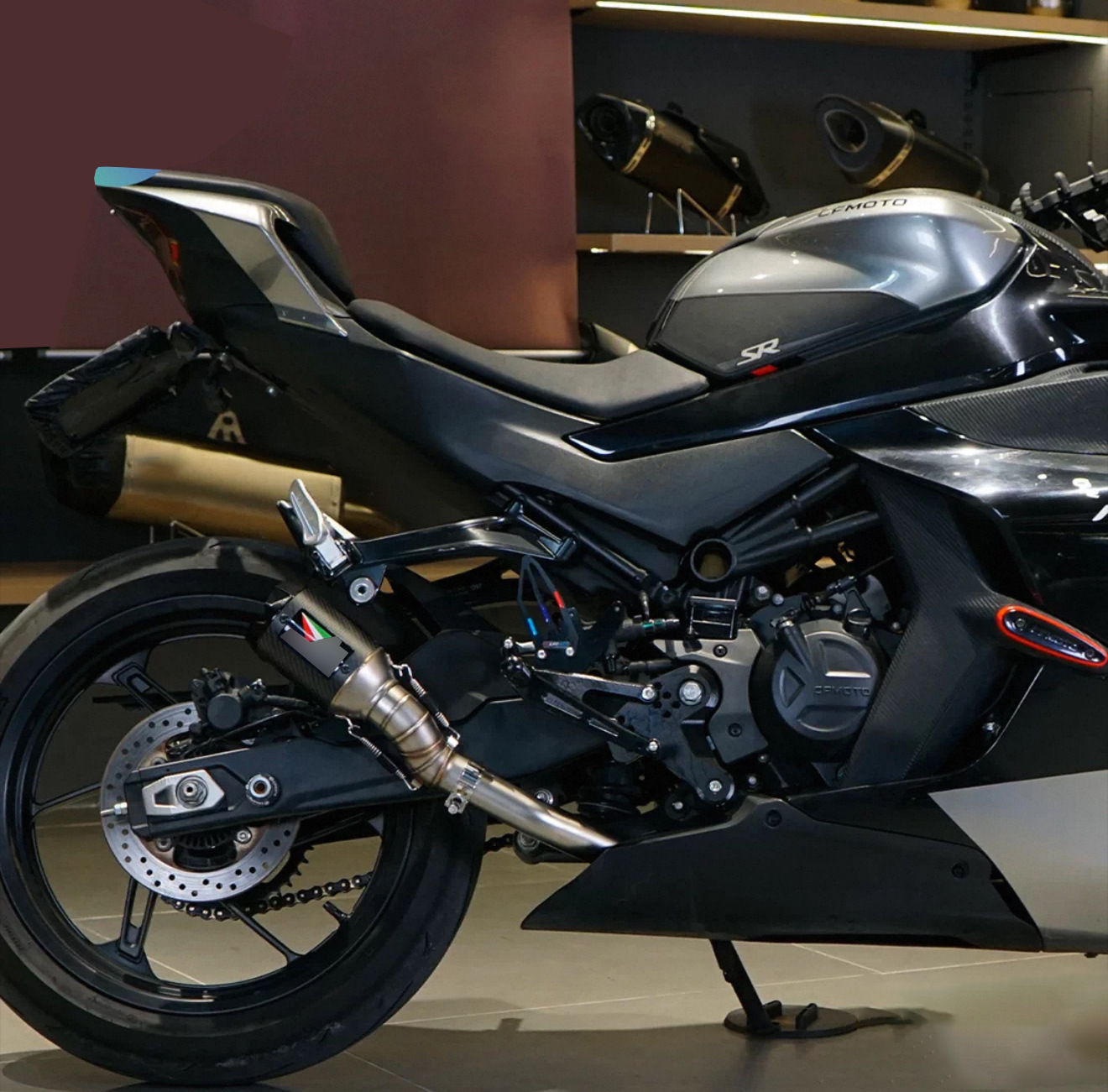 Suitable for CFMOTO 450SR/NK, this is a modified mid-section and tail-section exhaust pipe set, including the front section